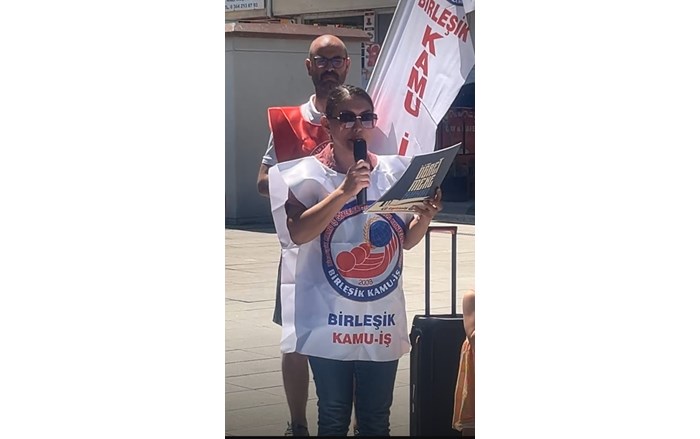 Birleşik Kamu İş, hükümetin kamu emekçilerine sunduğu zam teklifini “sefalet ücreti” olarak nitelendirerek insanca ücret talebiyle meydanlara çıktı (4)