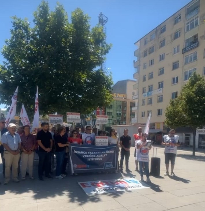 Birleşik Kamu İş, hükümetin kamu emekçilerine sunduğu zam teklifini “sefalet ücreti” olarak nitelendirerek insanca ücret talebiyle meydanlara çıktı (5)