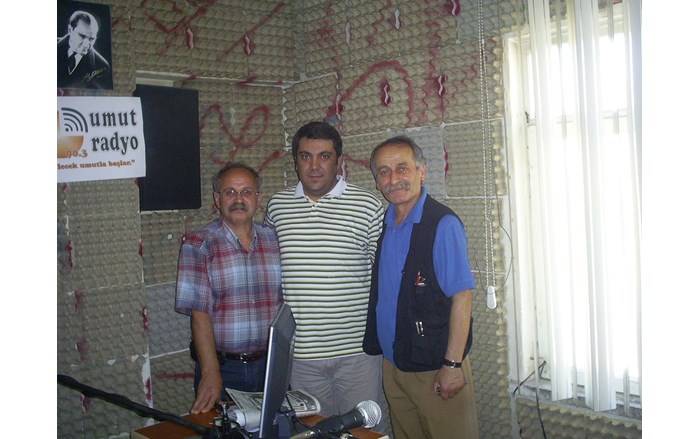 Can Yoksul, Umut Radyo'da bir program sırasında