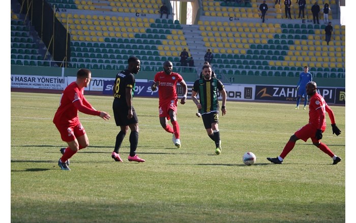 Çekişmeli geçen maçta gol olmadı