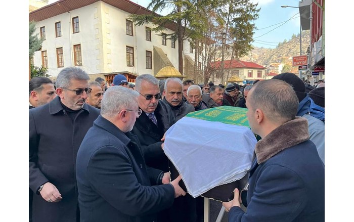 Cenaze törenine protokol üyeleri ve vatandaşlar katıldı