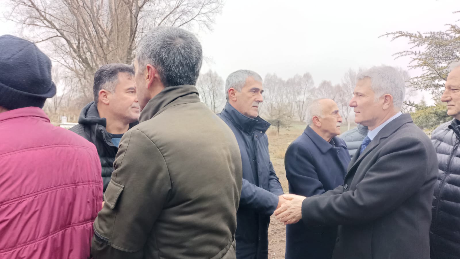 Cenazeye katılanlar Yalçın ailesine tayize dileklerini iletti (1)