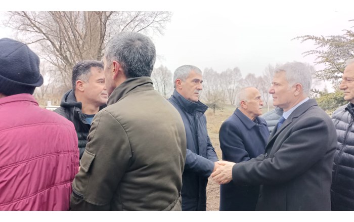 Cenazeye katılanlar Yalçın ailesine tayize dileklerini iletti (1)