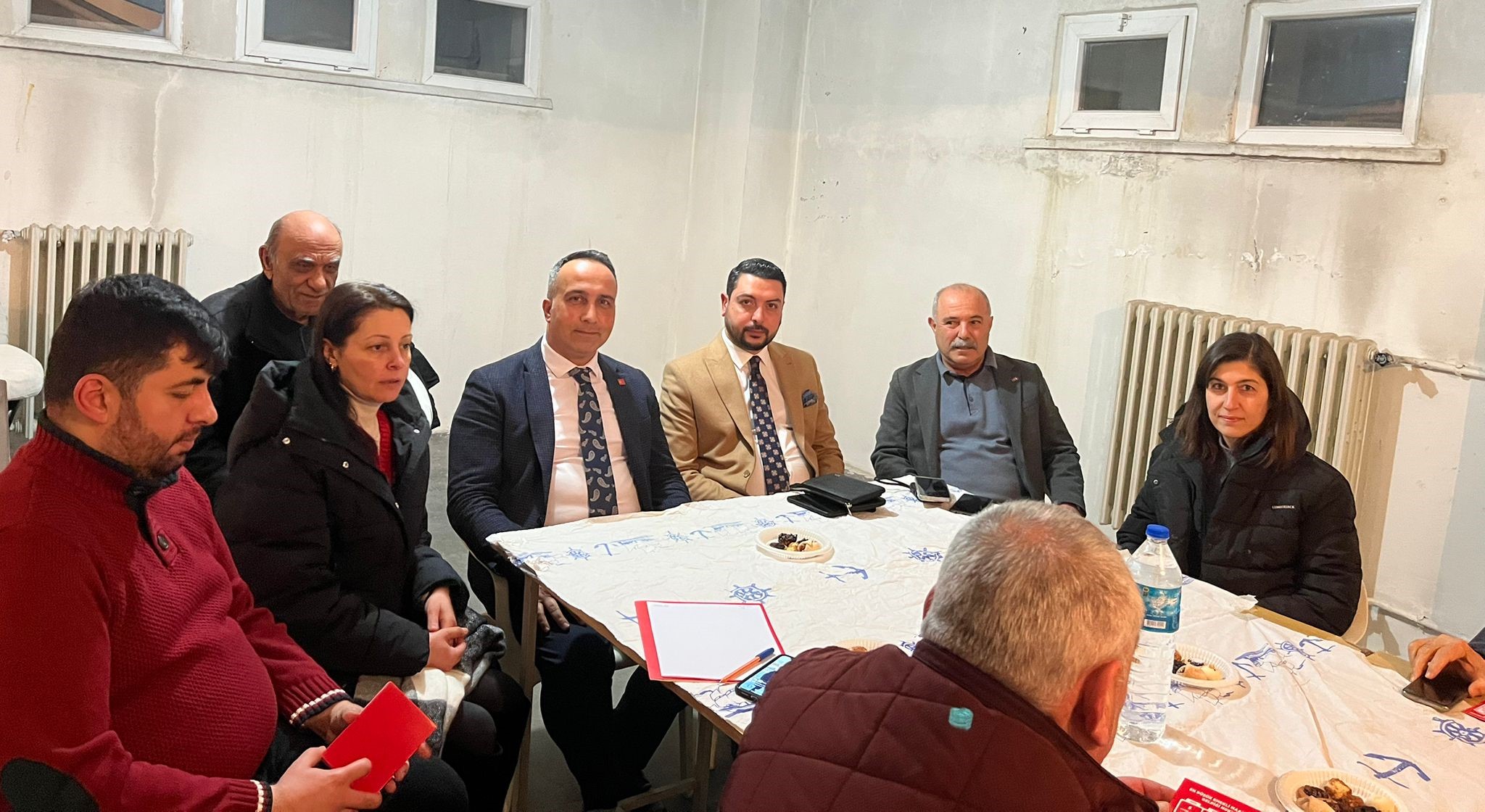 CHP Çorum İ Başkanı Dinçer Solmaz, apartman toplantıları yapıyor (2)