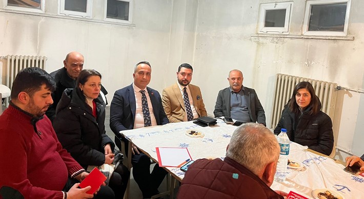 CHP Çorum İ Başkanı Dinçer Solmaz, apartman toplantıları yapıyor (2)