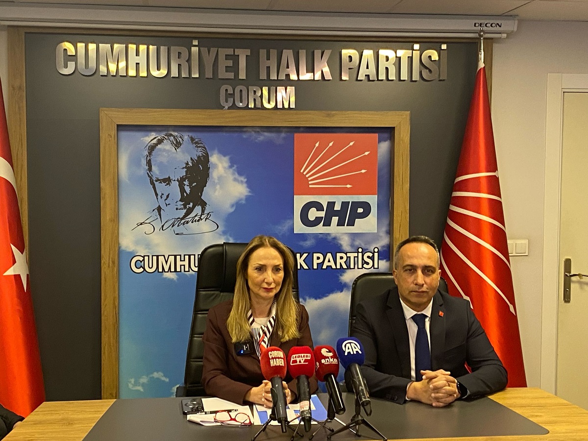 CHP Genel Başkan Yardımcısı Aylin Nazlıaka, Çorum'da basın toplantısı düzenledi (2)