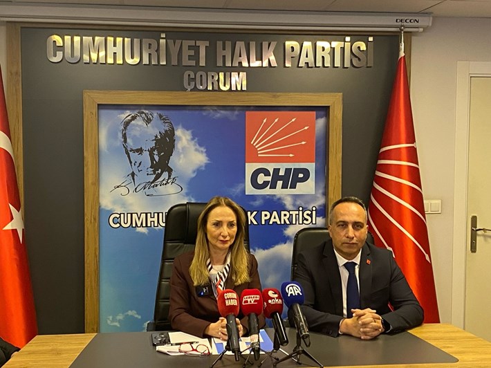 CHP Genel Başkan Yardımcısı Aylin Nazlıaka, Çorum'da basın toplantısı düzenledi (2)