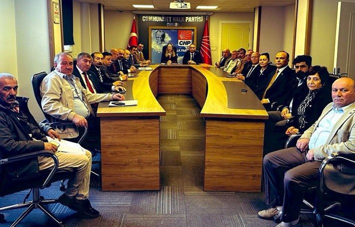 CHP Genel Başkan Yardımcısı Aylin Nazlıaka, Çorum'da basın toplantısı düzenledi (2)