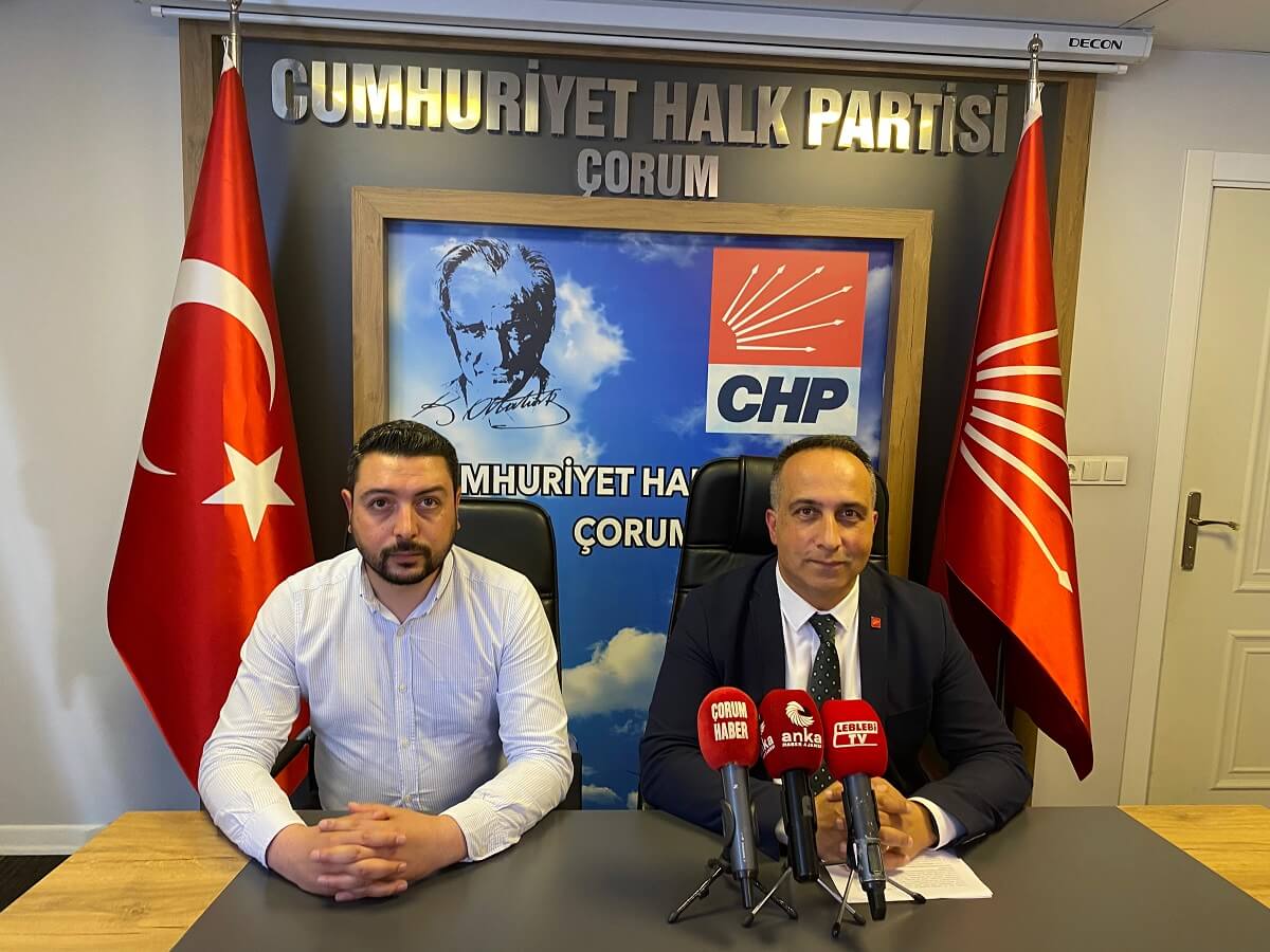 CHP İl Başkanı Dinçer Solmaz, Merkez İlçe Başkanı Utku Ulaş Taşar