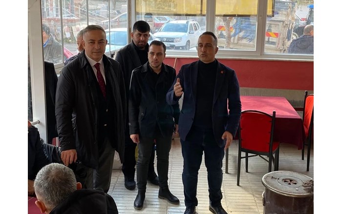 CHP İl Başkanı Dinçer Solmaz ve Milletvekili Mehmet Tahtasız esnafı dinledi