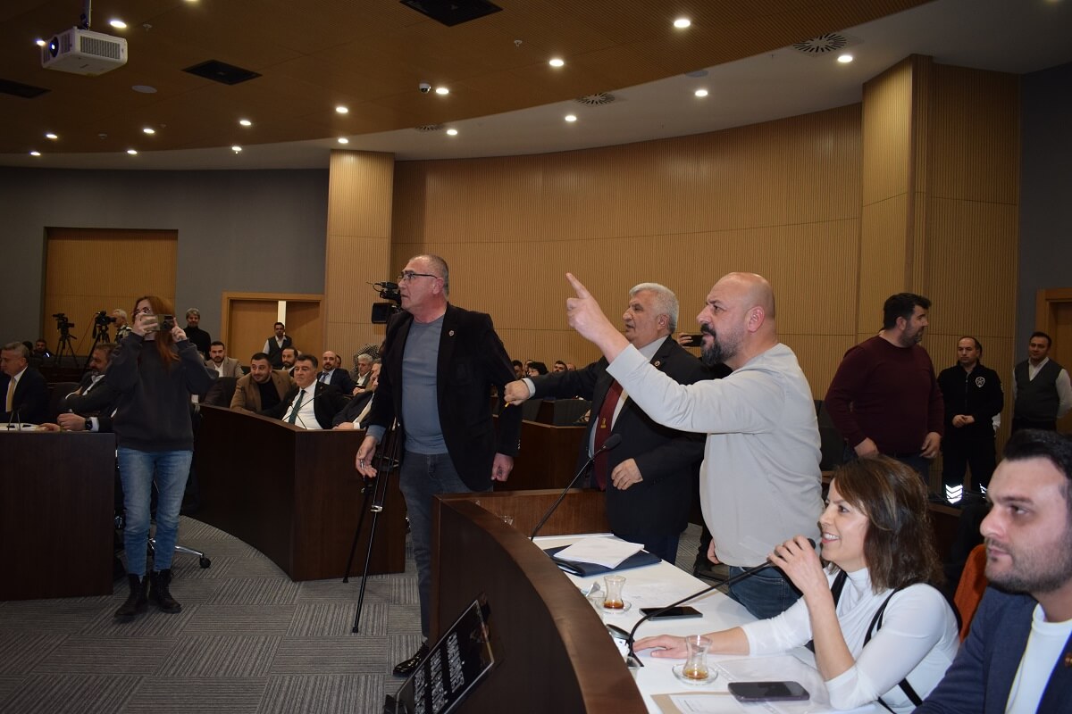 Çorum Belediye Meclisi bol tartışmalı ve gergin ortamda yapıldı (5)