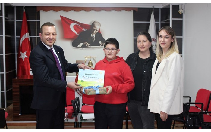 Çorum Eczacı Odası, resim yarışmasında dereceye giren öğrencileri ödüllendirdi (5)