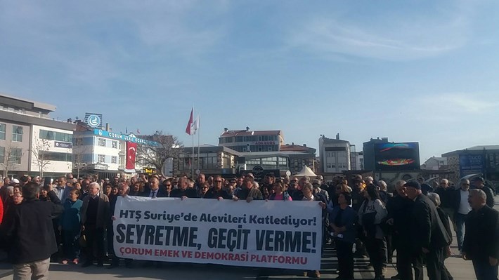 Çorum Emek ve Demokrasi Platformu, Suriye'de Alevilere yönelik katliamları protesto etti (4)