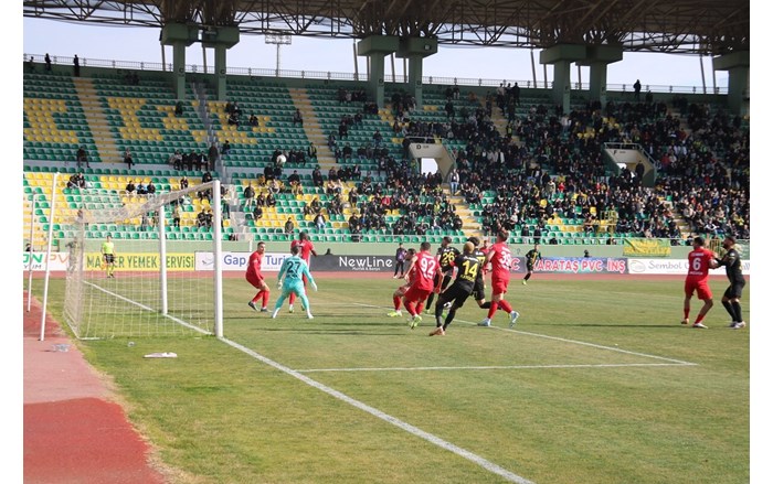 Çorum FK, deplasmanda karşılaştığı Şanlıurfaspor ile 0 0 berabere kaldı (11)