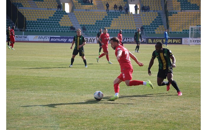 Çorum FK, deplasmanda karşılaştığı Şanlıurfaspor ile 0 0 berabere kaldı (12)