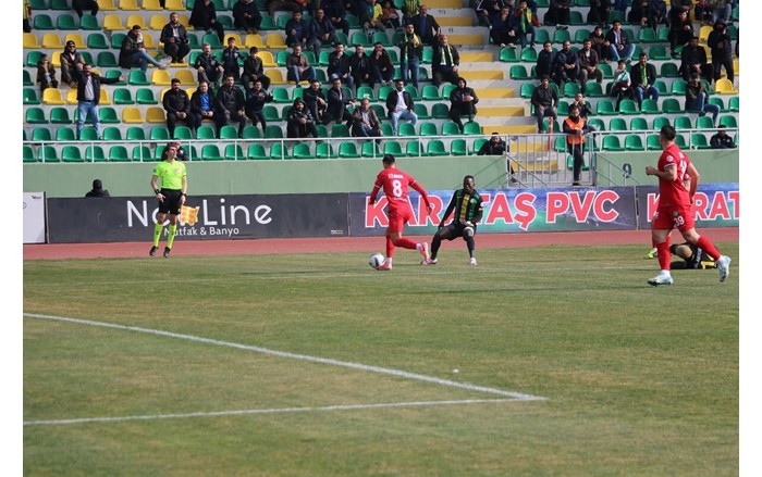 Çorum FK, deplasmanda karşılaştığı Şanlıurfaspor ile 0 0 berabere kaldı (7)