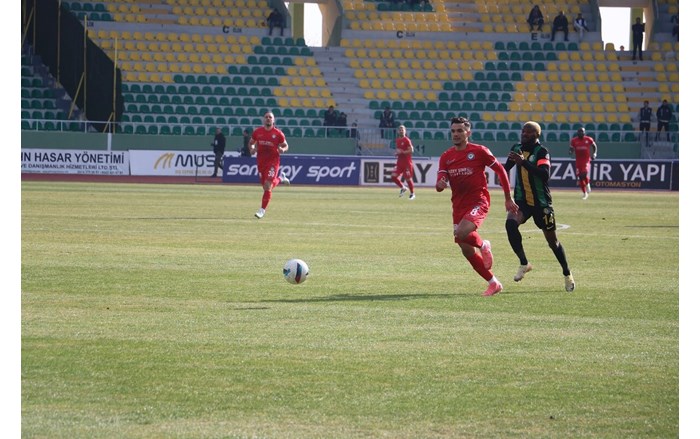 Çorum FK, deplasmanda karşılaştığı Şanlıurfaspor ile 0 0 berabere kaldı (9)