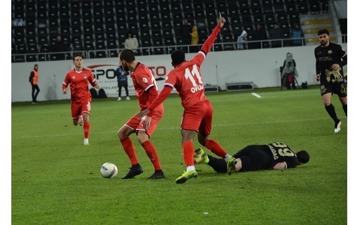 Çorum FK, konuk ettiği Manisa FK'yi 3 2 mağlup etti (5)