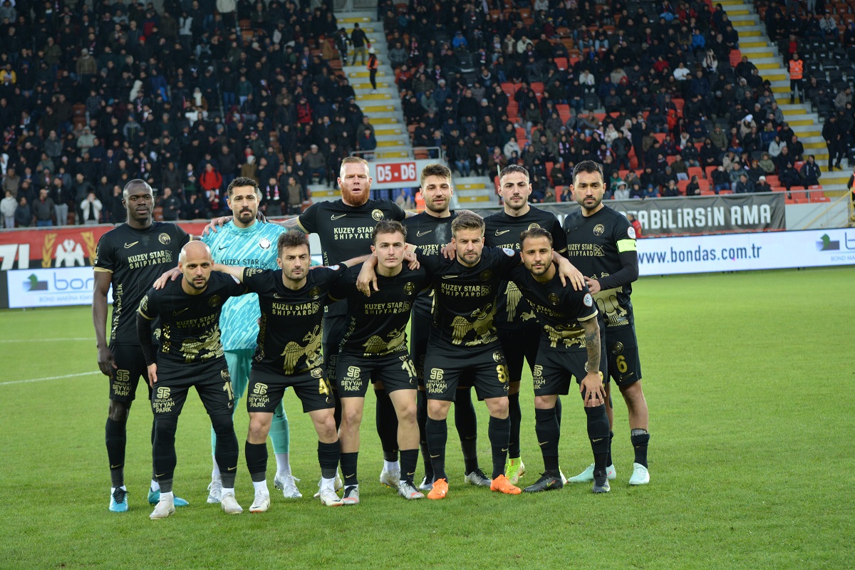 Çorum FK, konuk ettiği Manisa FK'yi 3 2 mağlup etti (7)