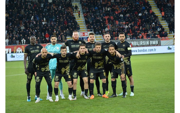 Çorum FK, konuk ettiği Manisa FK'yi 3 2 mağlup etti (7)