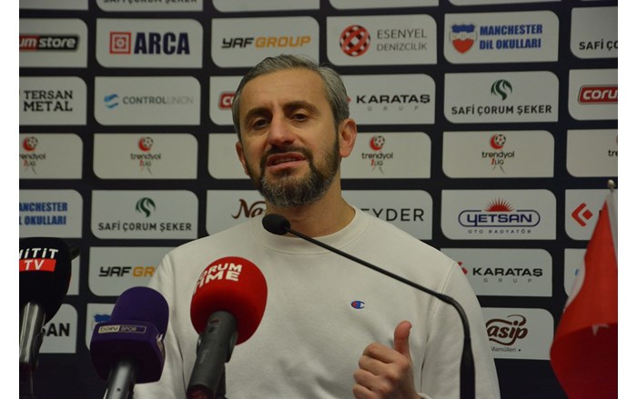 Çorum FK Teknik Direktörü Serkan Özbalta