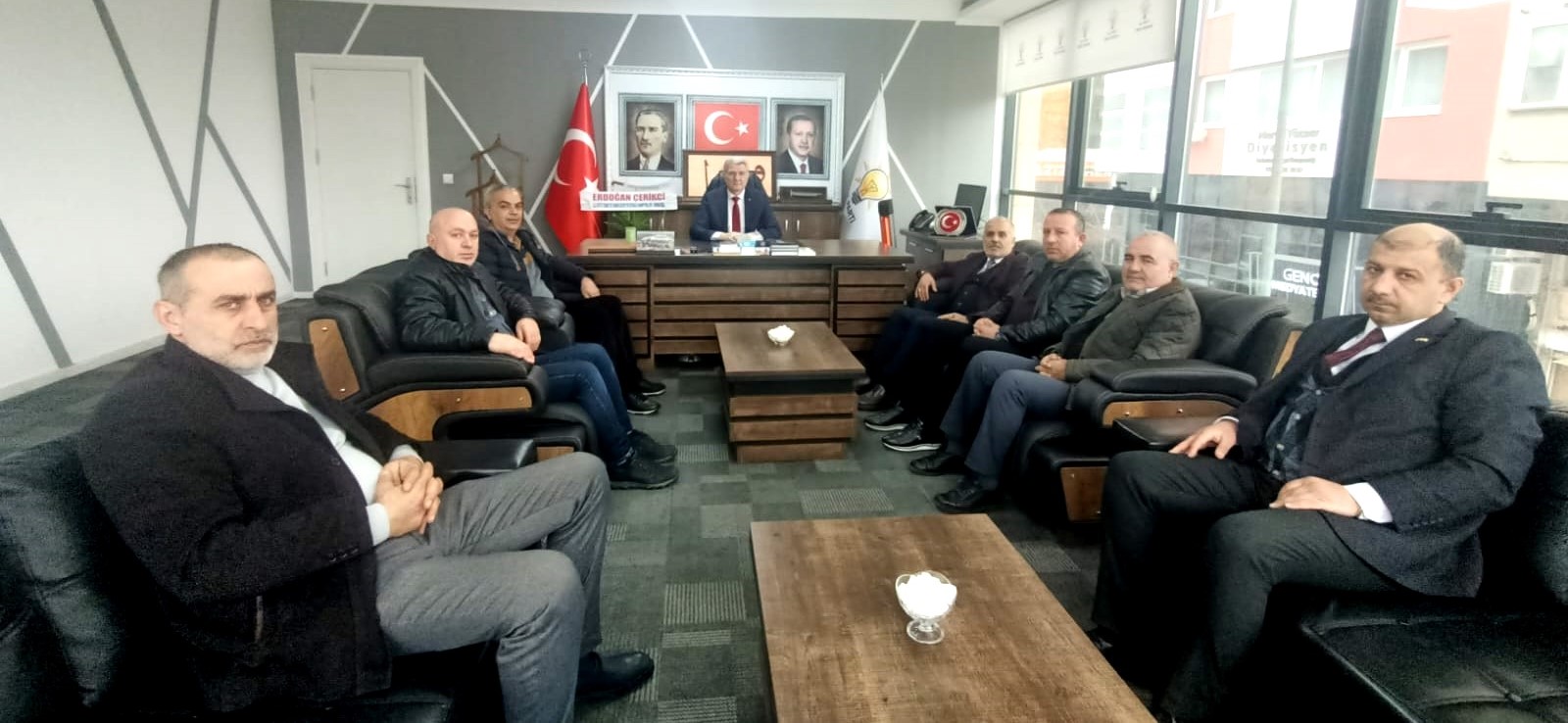 Çorum Hitit Esnaf ve Sanatkarlar Kredi ve Kefalet Kooperatifi Başkanı Erdoğan Çerikci ve yönetimi, AK Partili başkanları kutladı (3)