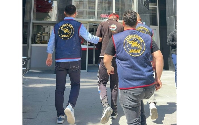 Çorum İl Jandarma Komutanlığına bağlı JASAT ekipleri 6 ay içinde 439 kişiyi yakaladı (2)