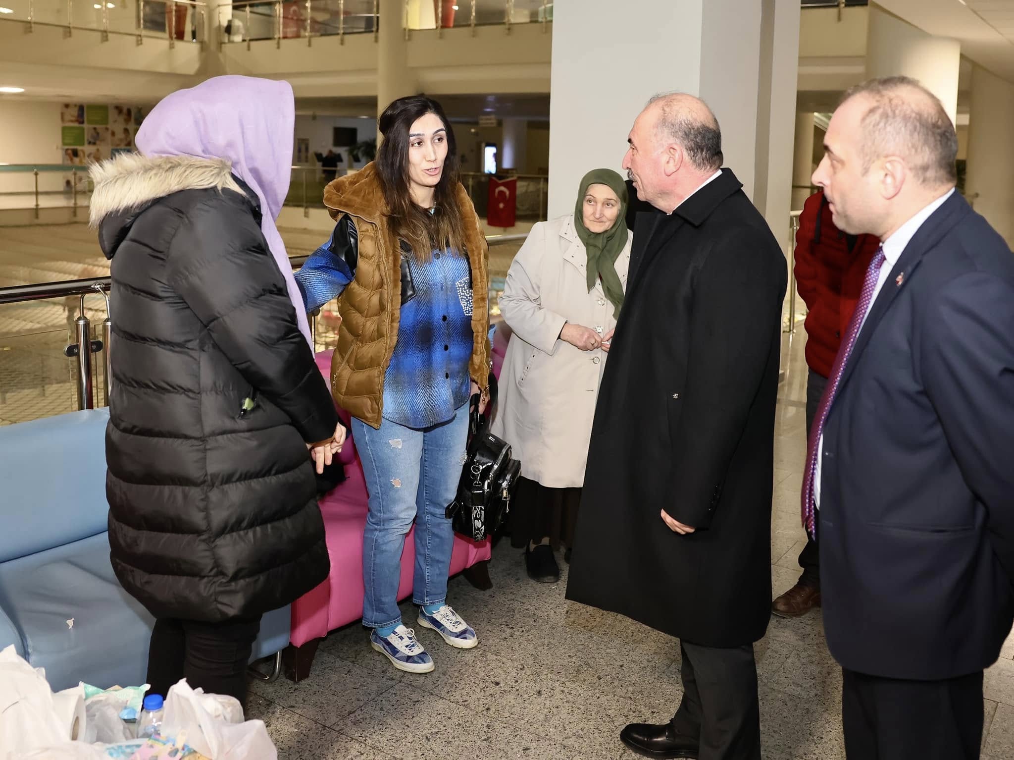 Çorum Valisi Ali Çalgan, yaralı polisin ailesiyle görüştü 2