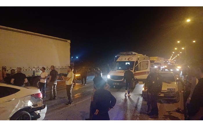 Çorum'da 5 araç zincirleme trafik kazasına karıştı