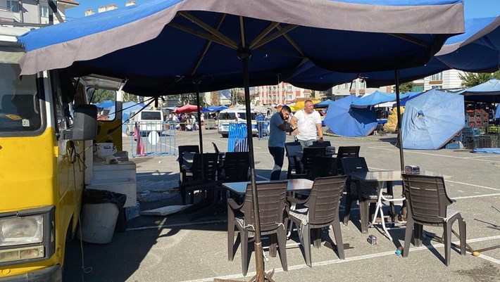 Çorum'da aralarında husumet bulunduğu öğrenilen 2 esnaf arasında çıkan silahlı kavgada 1 kişi hayatını kaybetti, 7 kişi yaralandı (4)