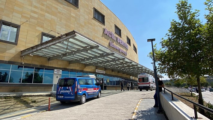 Çorum'da aralarında kız çocuklarının da olduğu 2 grup arasında çıkan kavgada 1'i ağır 2 kişi yaralandı (2)