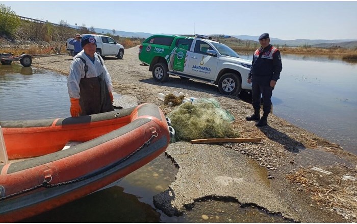 Çorum'da kaçak balık avcılığının önlenmesi için denetimler sürüyor