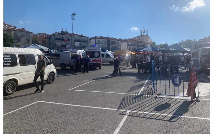 Çorum'da semt pazarında meydana gelen silahlı kavga ile ilgili Çorum Valiliği açıklama yaptı (1)