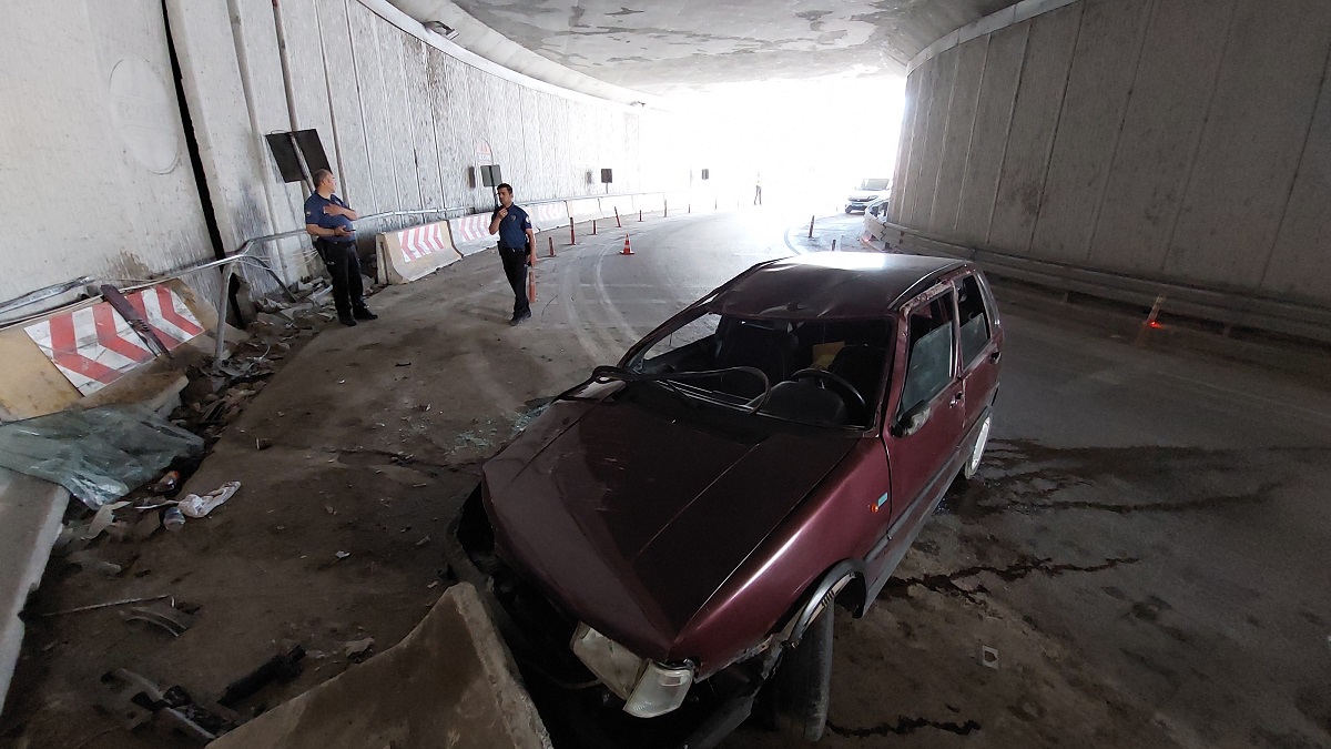 Çorum'dan Samsun'a denize giden gençler, alt geçitte kaza yaptı (2)