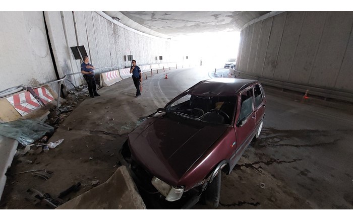 Çorum'dan Samsun'a denize giden gençler, alt geçitte kaza yaptı (2)