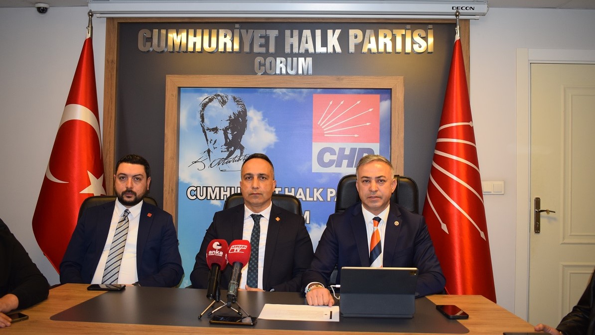 Çorum’da ortaya çıkan inşaat projelerindeki usulsüzlüğün ardından CHP basın toplantısı yaptı (2)