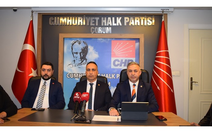 Çorum’da ortaya çıkan inşaat projelerindeki usulsüzlüğün ardından CHP basın toplantısı yaptı (2)