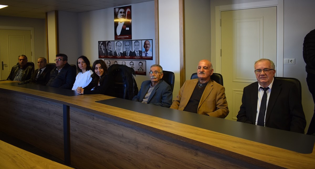 Çorum’da ortaya çıkan inşaat projelerindeki usulsüzlüğün ardından CHP basın toplantısı yaptı (4)