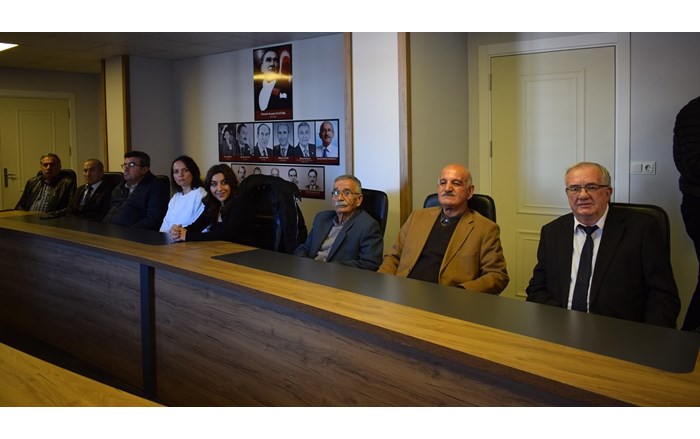 Çorum’da ortaya çıkan inşaat projelerindeki usulsüzlüğün ardından CHP basın toplantısı yaptı (4)