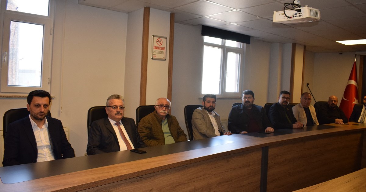 Çorum’da ortaya çıkan inşaat projelerindeki usulsüzlüğün ardından CHP basın toplantısı yaptı (5)