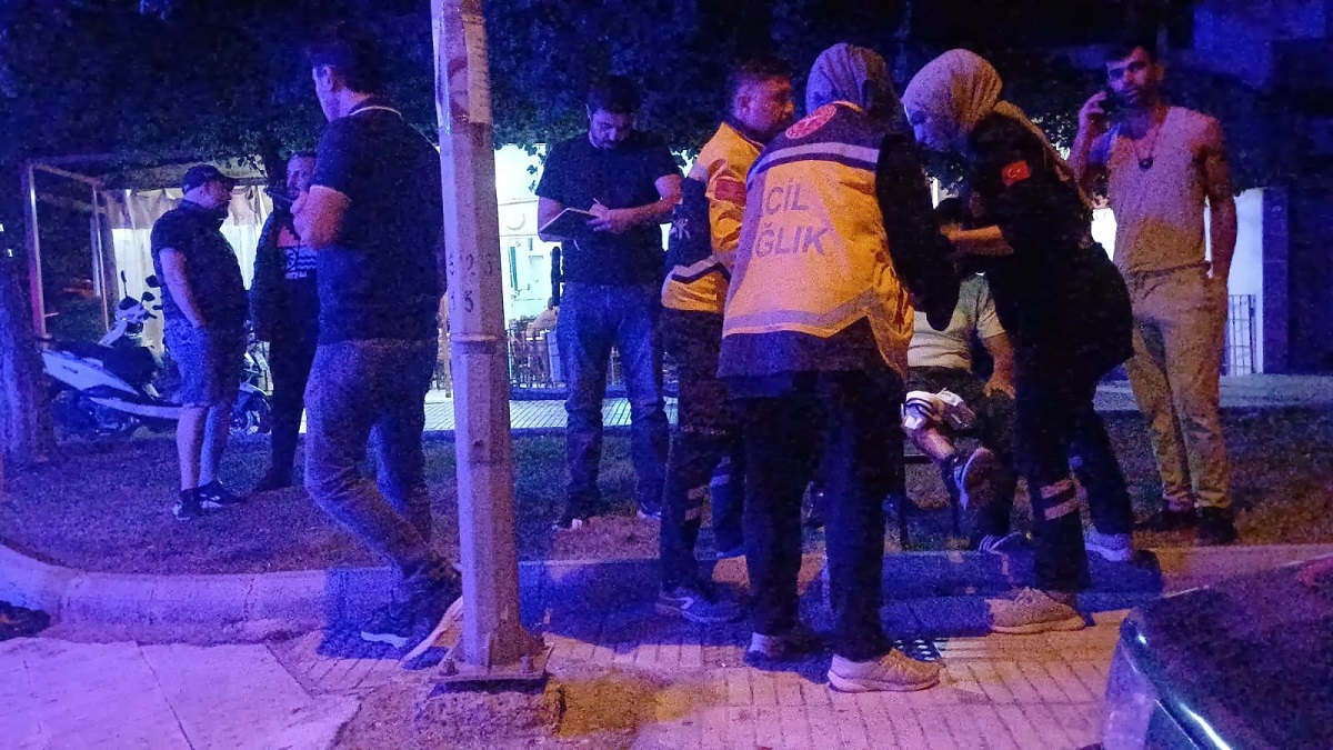 Çorum’da sokak ortasında silahlı saldırıya uğrayan şahıs bacağından vurularak yaralandı (1)