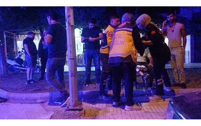 Çorum’da sokak ortasında silahlı saldırıya uğrayan şahıs bacağından vurularak yaralandı (1)