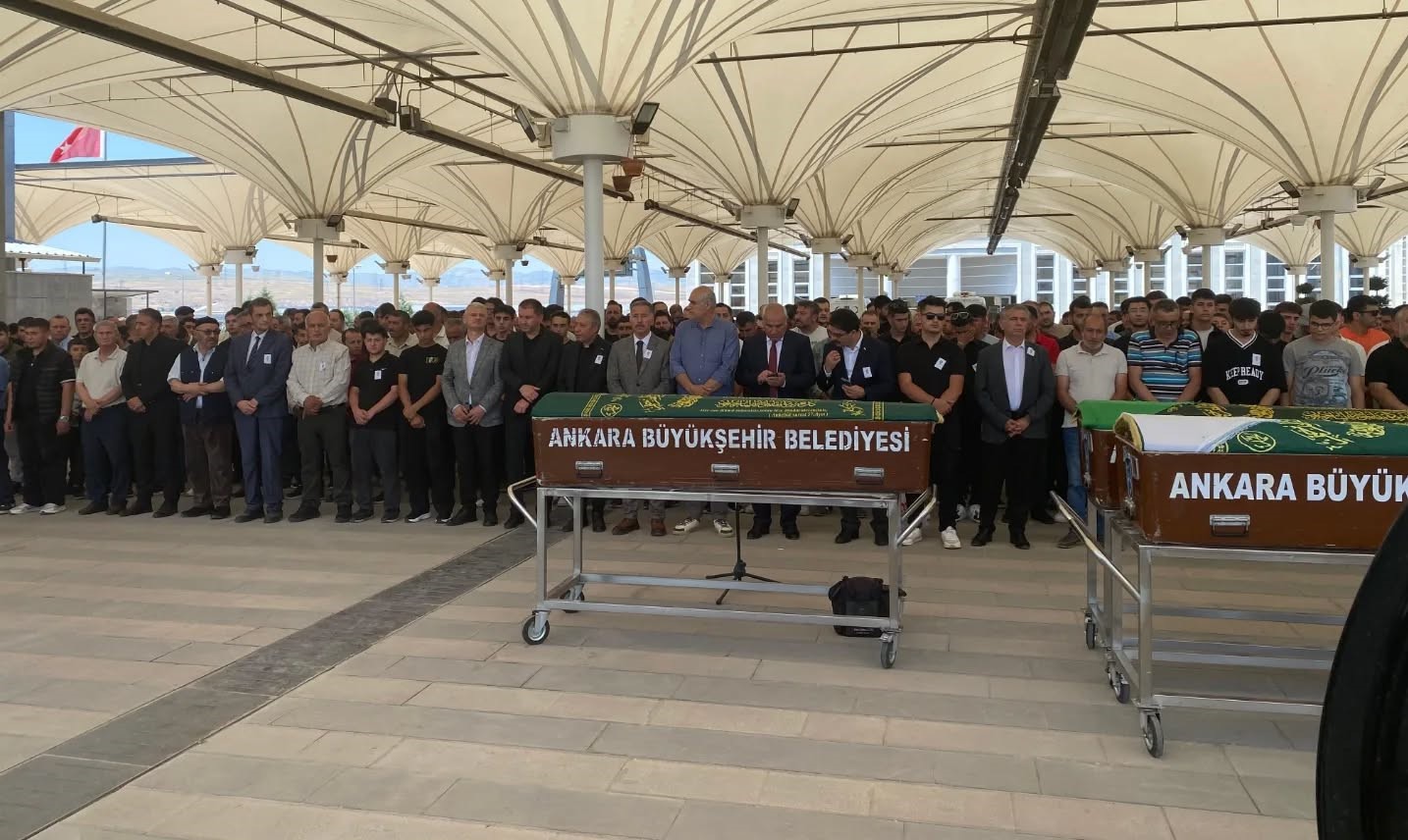Çorumlu lise öğrencisi Alperen Bayraktar, Ankara'da toprağa verildi (1)
