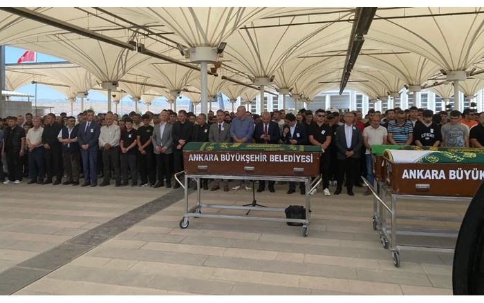 Çorumlu lise öğrencisi Alperen Bayraktar, Ankara'da toprağa verildi (1)