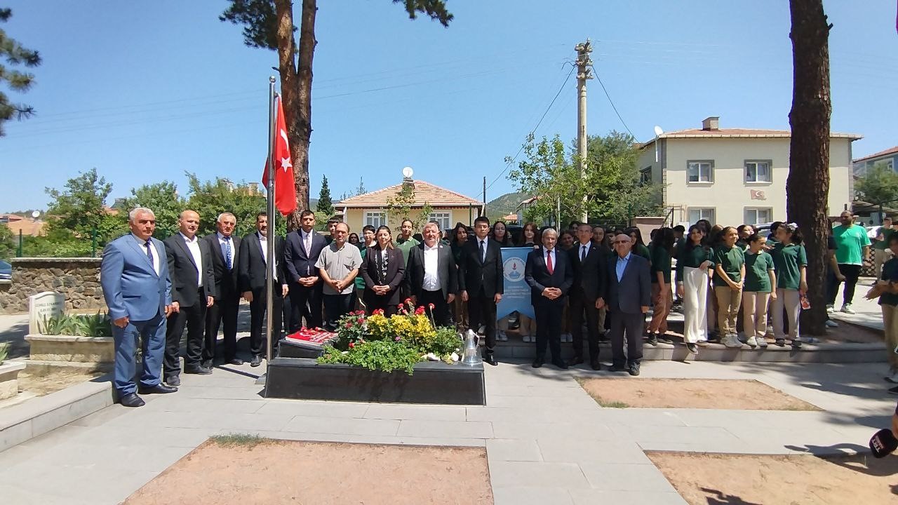 Çorumlu öğretmen Şenay Aybüke Yalçın, şehadetinin 8. Yıldönümünde dualarla yad edildi (2)