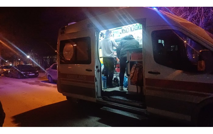 Derbi maçı sırasında bıçaklı kavga çıktı, 1 yaralı (1)