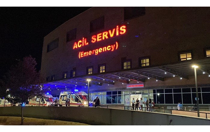 Durumu ciddi olan şahıs, Çorum Hitit Üniversitesi Erol Olçok Eğitim ve Araştırma Hastanesi’ne sevk edilerek tedavi altına alındı (2)