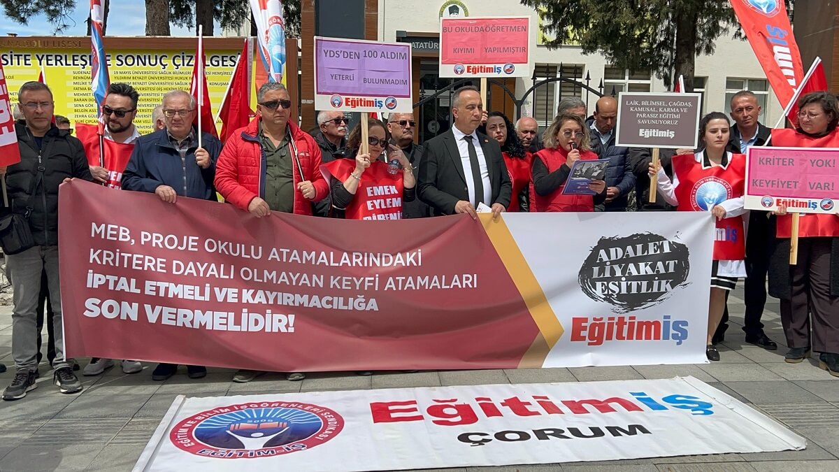 Eğitim İş Çorum Şubesi, proje okullarına karşı Atatürk Anadolu Lisesi önünde kitlesel basın açıklaması yaptı (2)