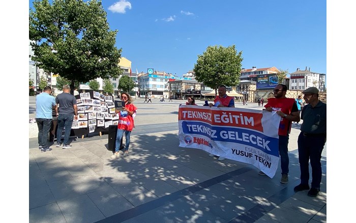 Eğitim İş'ten Tekinsiz Eğitim Tekinsiz Gelecek adlı sergi ve basın açıklaması