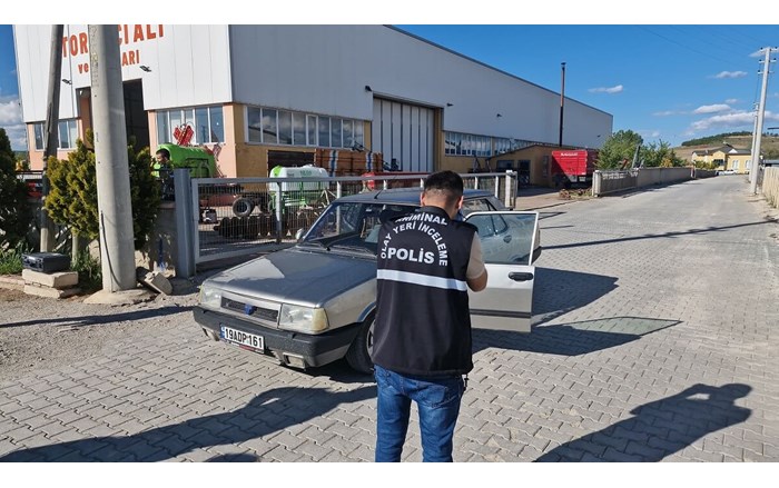 Ehliyetsiz gençler, çaldıkları otomobille drift attı (1)